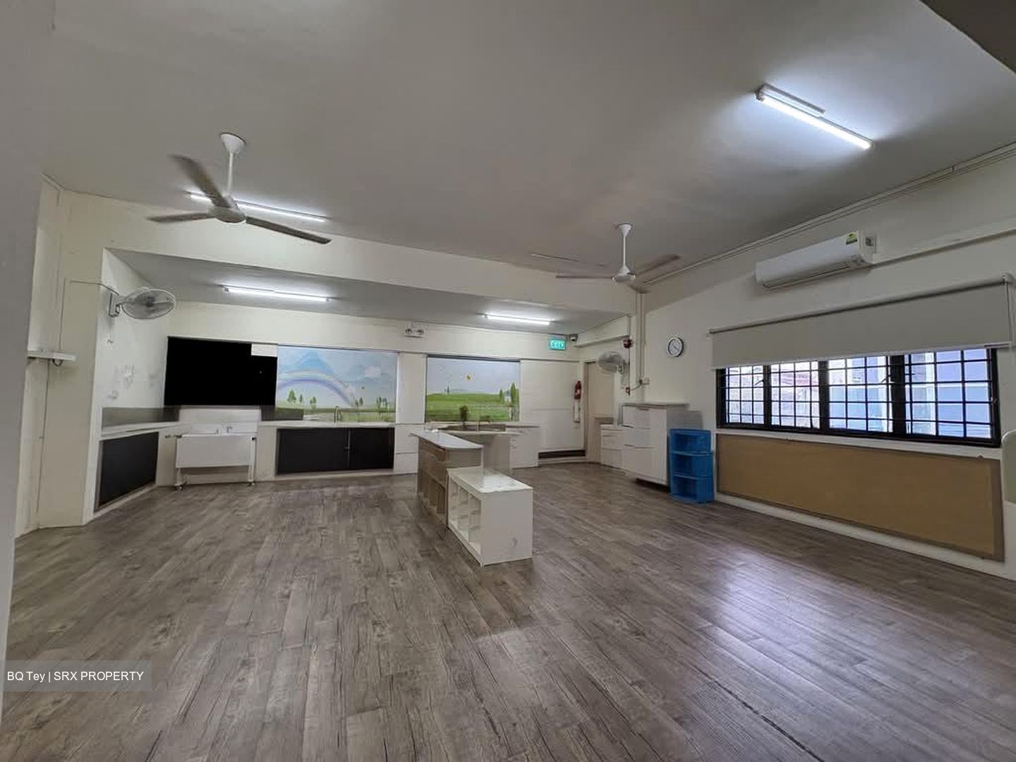 Pasir Ris Beach Park (D18), Retail #581725531